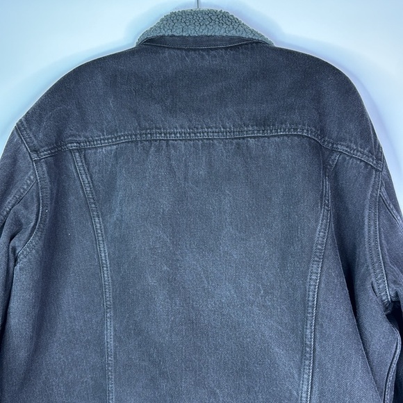 Levi's Black Sherpa Lined Trucker Denim Jacket Size XL - Picture 5 of 11